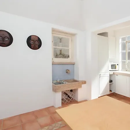 1bd Flat Near Lisboa