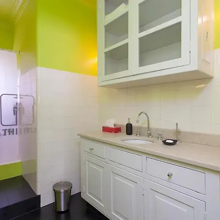1bd Flat Near Lisboa